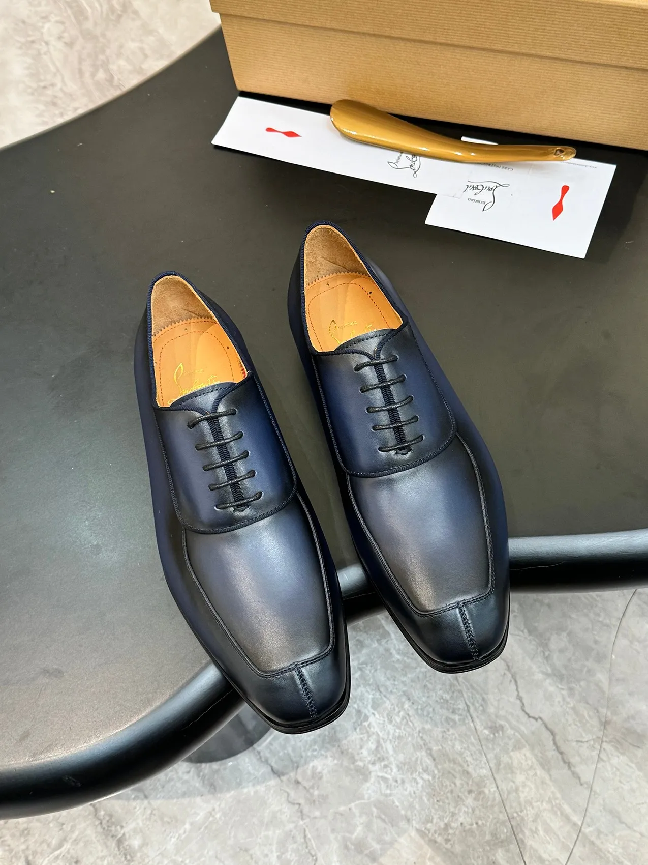 💰960 ••New real shots••CL～High-end men’s 👔Casual•loafers with red soles! ••🆑Genuine and top-quality goods from original orders ••✅💯 Purchase goods from top-quality original orders! Original imported patterned cowhide ➕Imported cowhide lining ➕Cowhide feet ➕Original leather outsole~🉑️Feel free to compare the authentic ones! Size: 39-44 (38.45.46.47 can be customized)